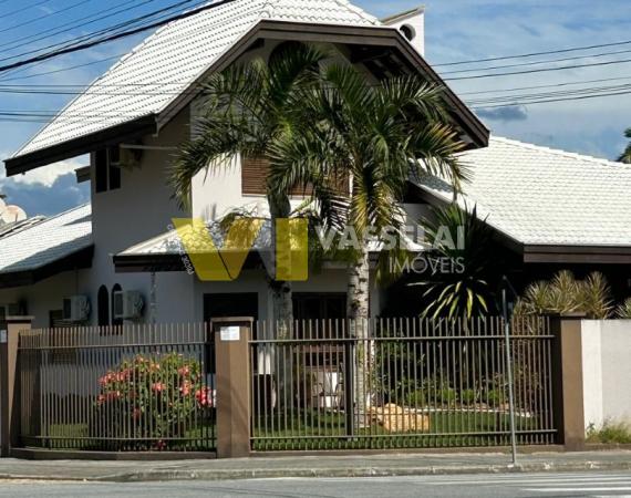 Casa de Alto Padrão em Localização Privilegiada em Indaial, SC