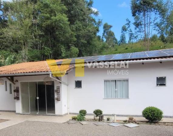 Casa com móveis sob medida para locação no Bairro Bela Aliança