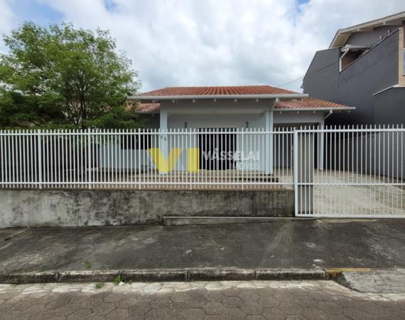 Casa de alvenaria para locação no Bairro Canta Galo