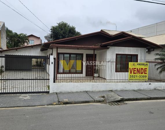 Imóvel com potencial comercial para venda no Canta Galo