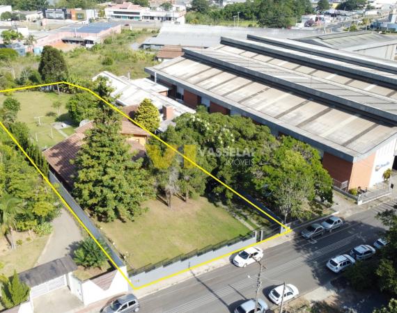 Terreno com 2.075m² + Casa Alvenaria