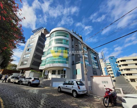 Apartamento com 3 vagas de garagem para venda no Edifício Mattarello