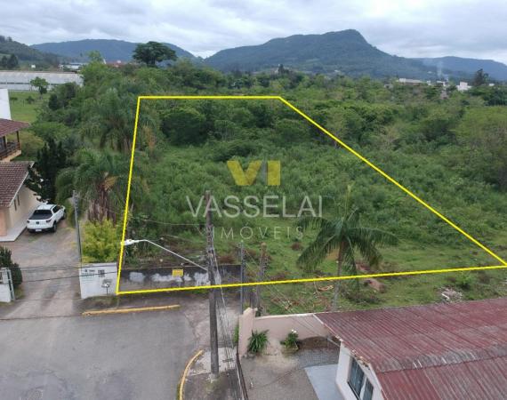 Terreno urbano com 3.750,00 m².