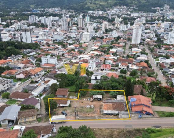 Terreno com 2.424m² à Venda na Rua Humaitá - Rio do Sul