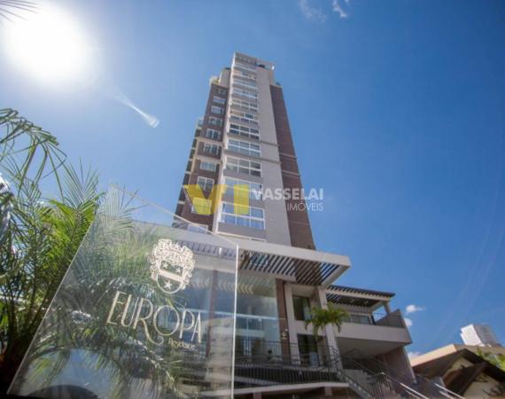 Apartamento Semimobiliado no Ed. Europa