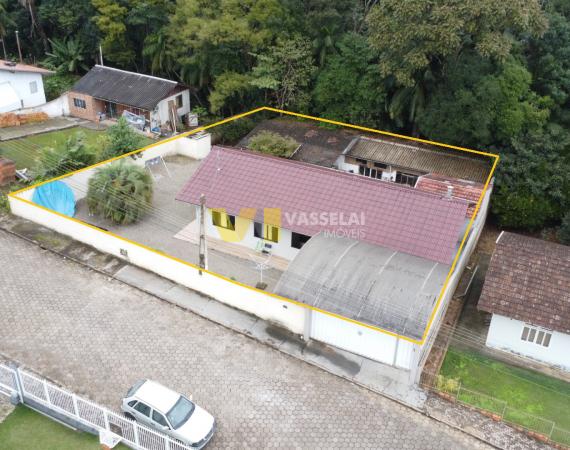 Casa de alvenaria para venda no Bairro Laranjeiras